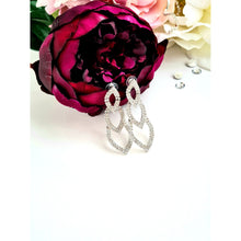 Load image into Gallery viewer, Heart rhinestone earrings - silver