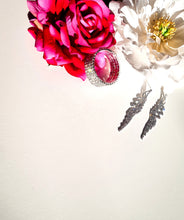Load image into Gallery viewer, The Sasha Flies earrings