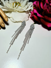 Load image into Gallery viewer, The Sally Shines earrings
