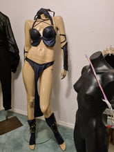 Load image into Gallery viewer, Kitana costume rental

